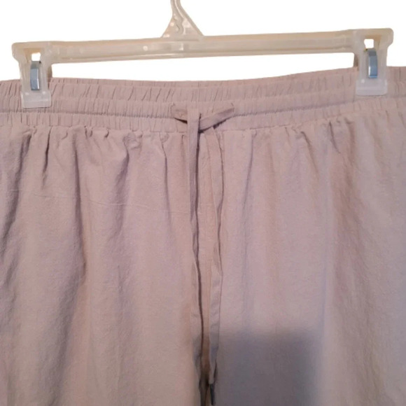 KHAKI Capris - Picture 2 of 5